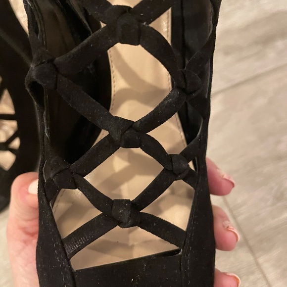 Vince Camuto Stesha Block Sandal - Picture 13 of 16